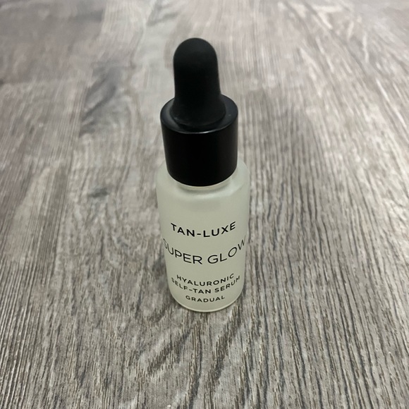 *Free with purchase* Tan Luxe Super Glow Mini - Picture 3 of 4